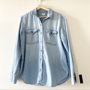 Gap Womens Large Light Wash Button Chambray Shirt